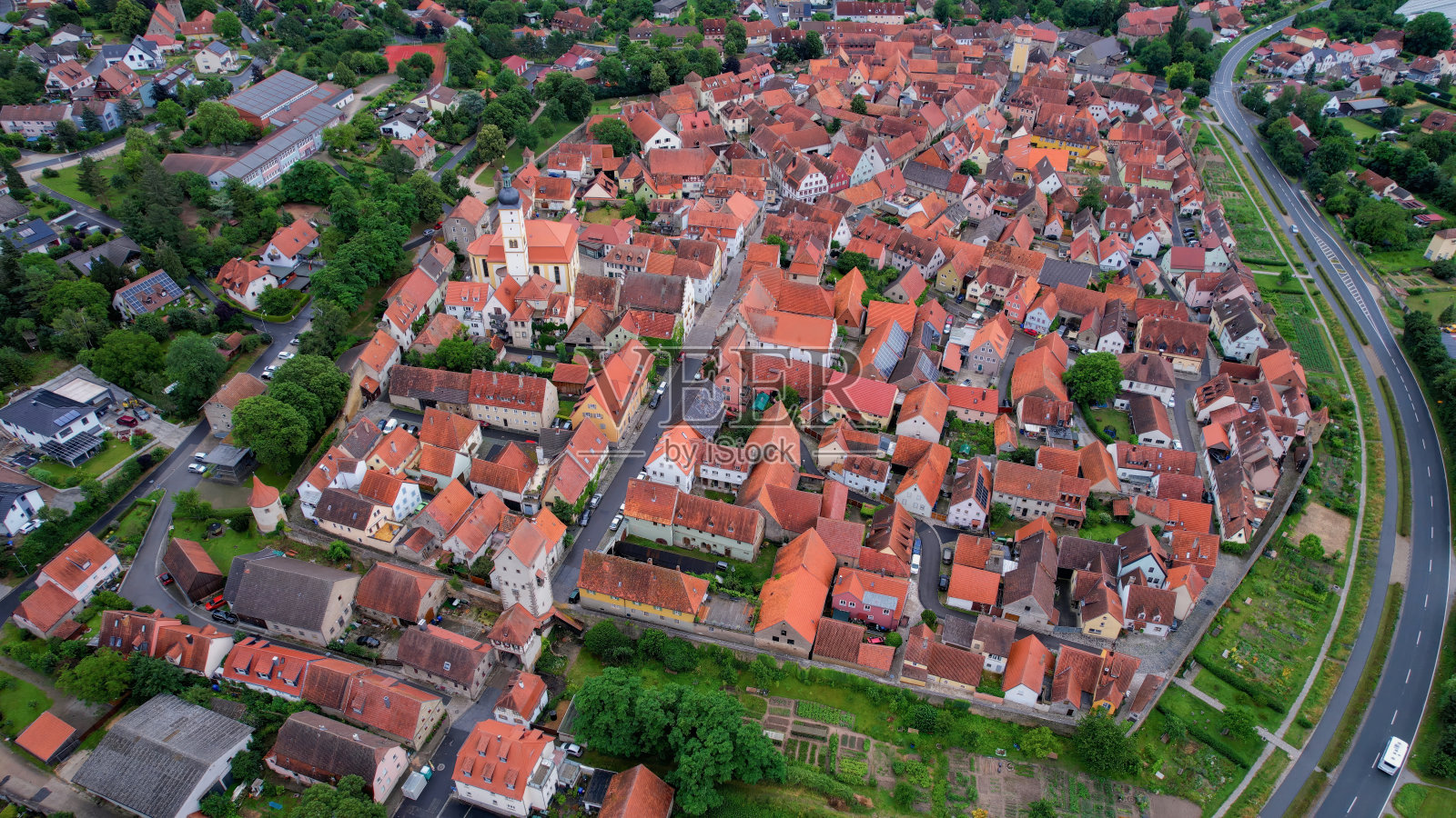 梅恩贝尔恩市区的鸟瞰图照片摄影图片