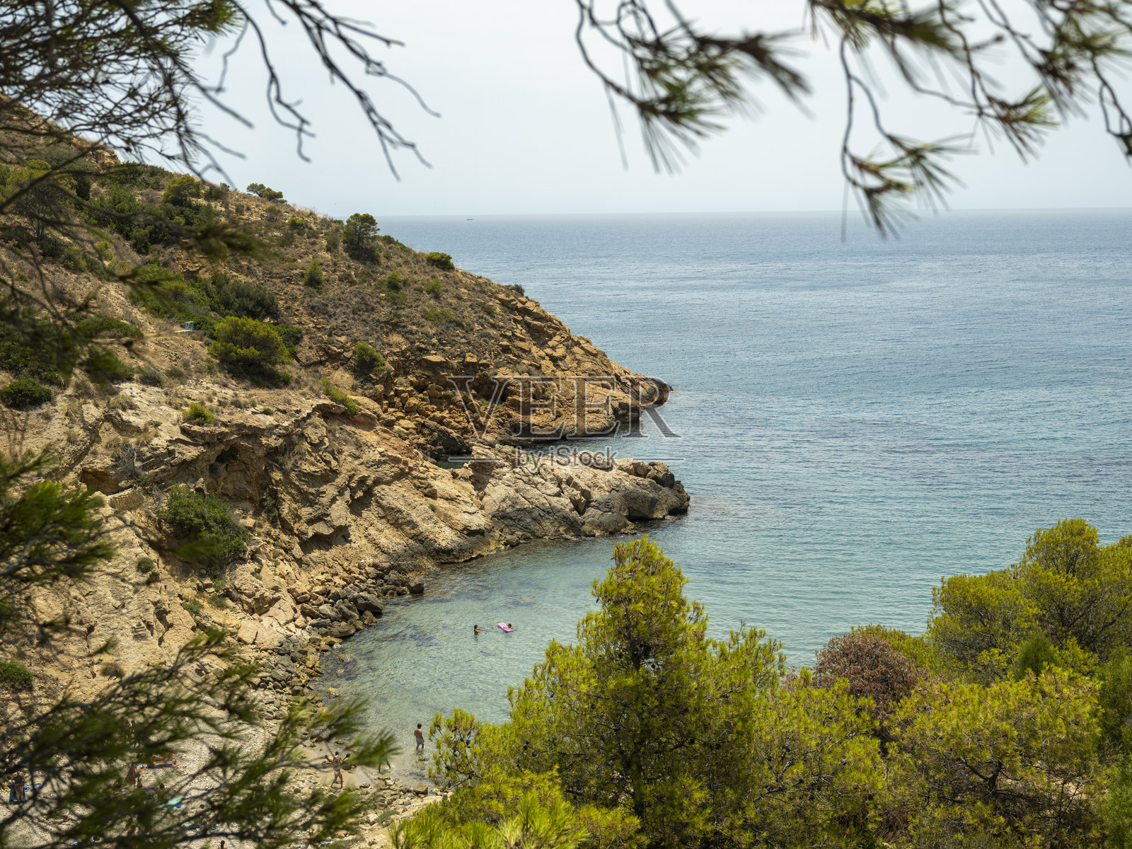 西班牙贝尼多姆附近的隐秘海湾照片摄影图片