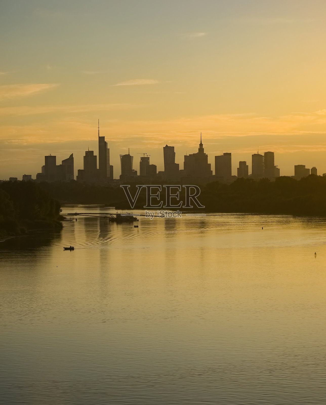 华沙日落照片摄影图片