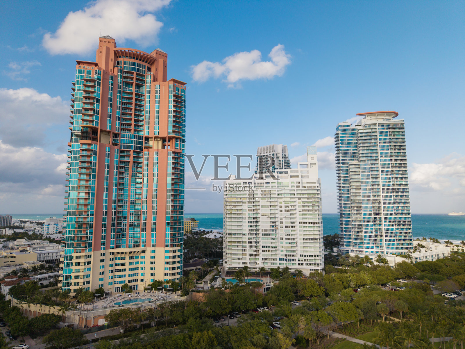 迈阿密南滩豪华公寓,南角,摩天大楼建筑,迈阿密南滩航拍,摩天大楼建筑,豪华酒店摩天大楼,迈阿密海滩航拍,豪华建筑大楼照片摄影图片