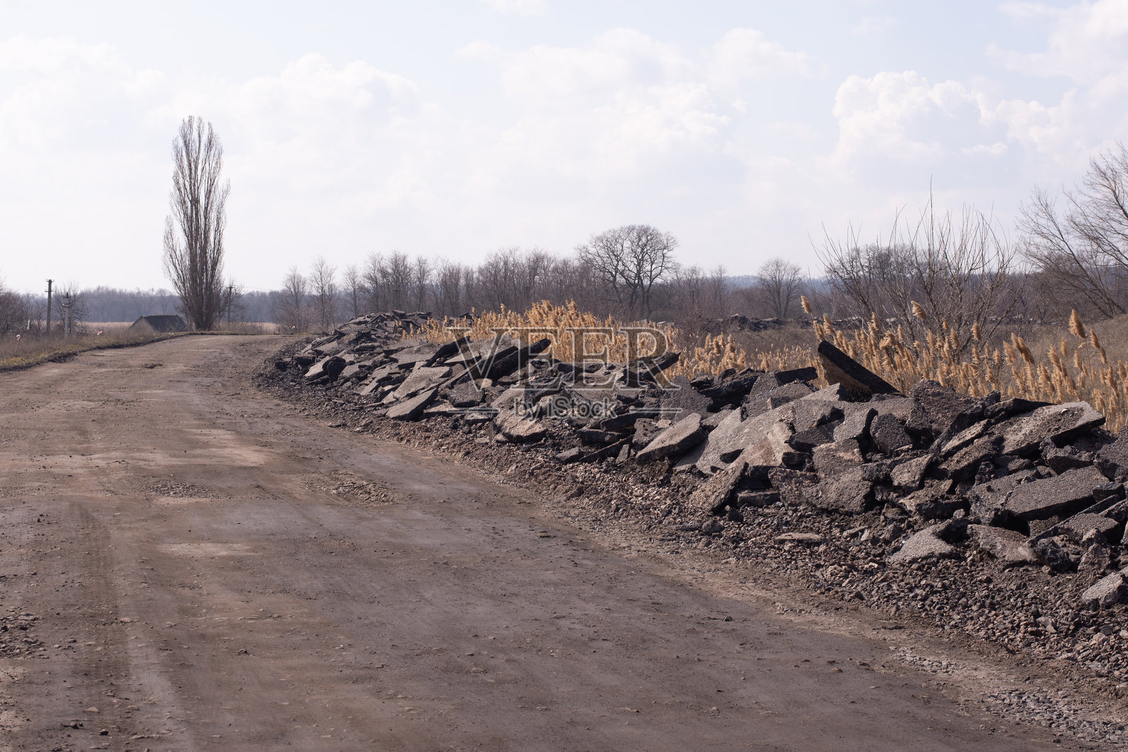 用于道路维修的旧沥青块照片摄影图片