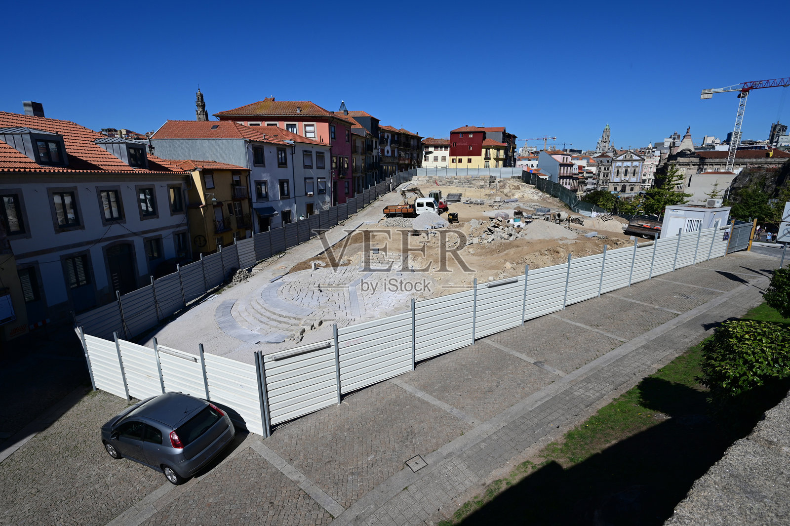 葡萄牙波尔图住宅区的建筑工地。照片摄影图片