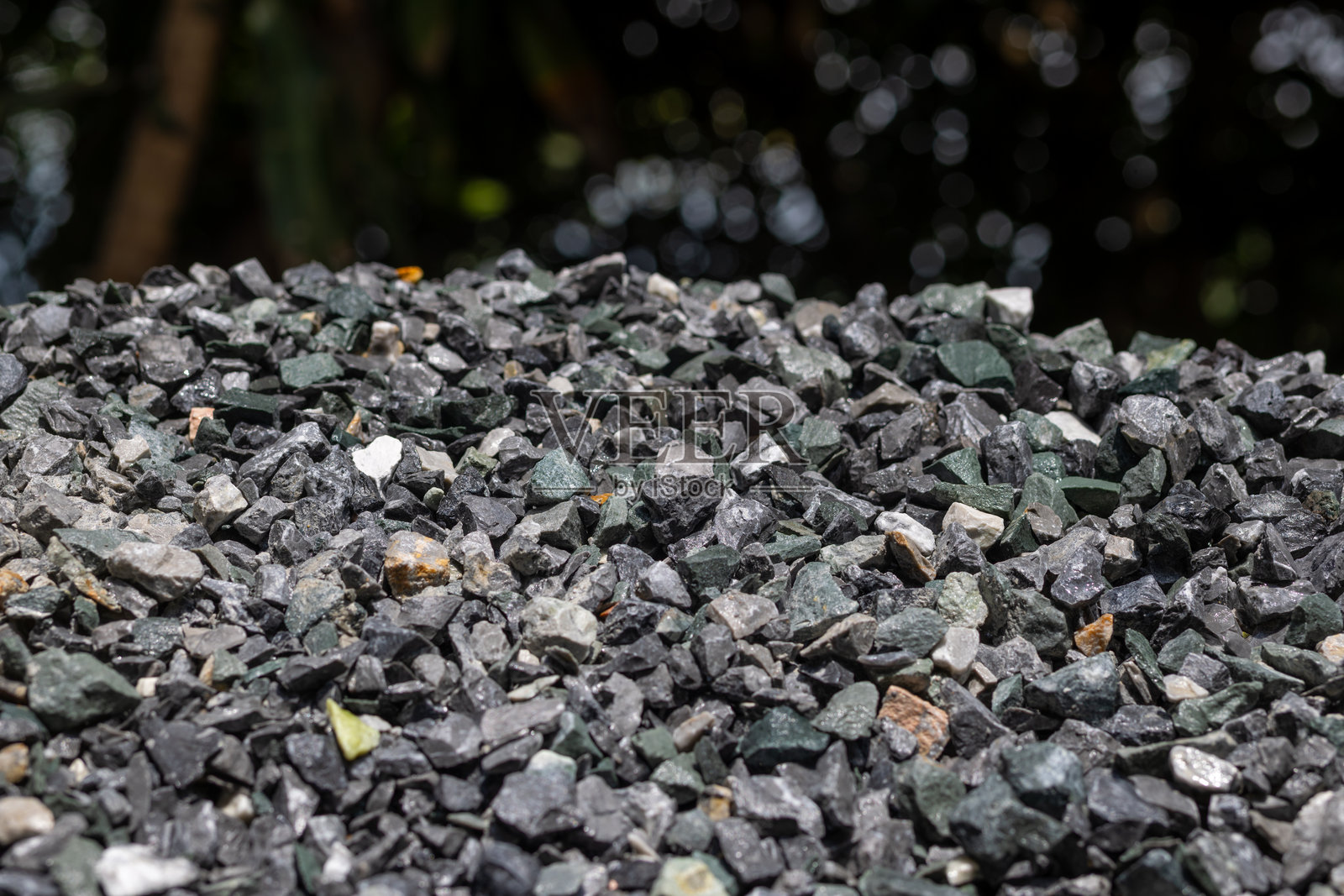 用于水泥搅拌的建筑石料,岩石,石堆,非常适合说明工程或基础设施项目照片摄影图片