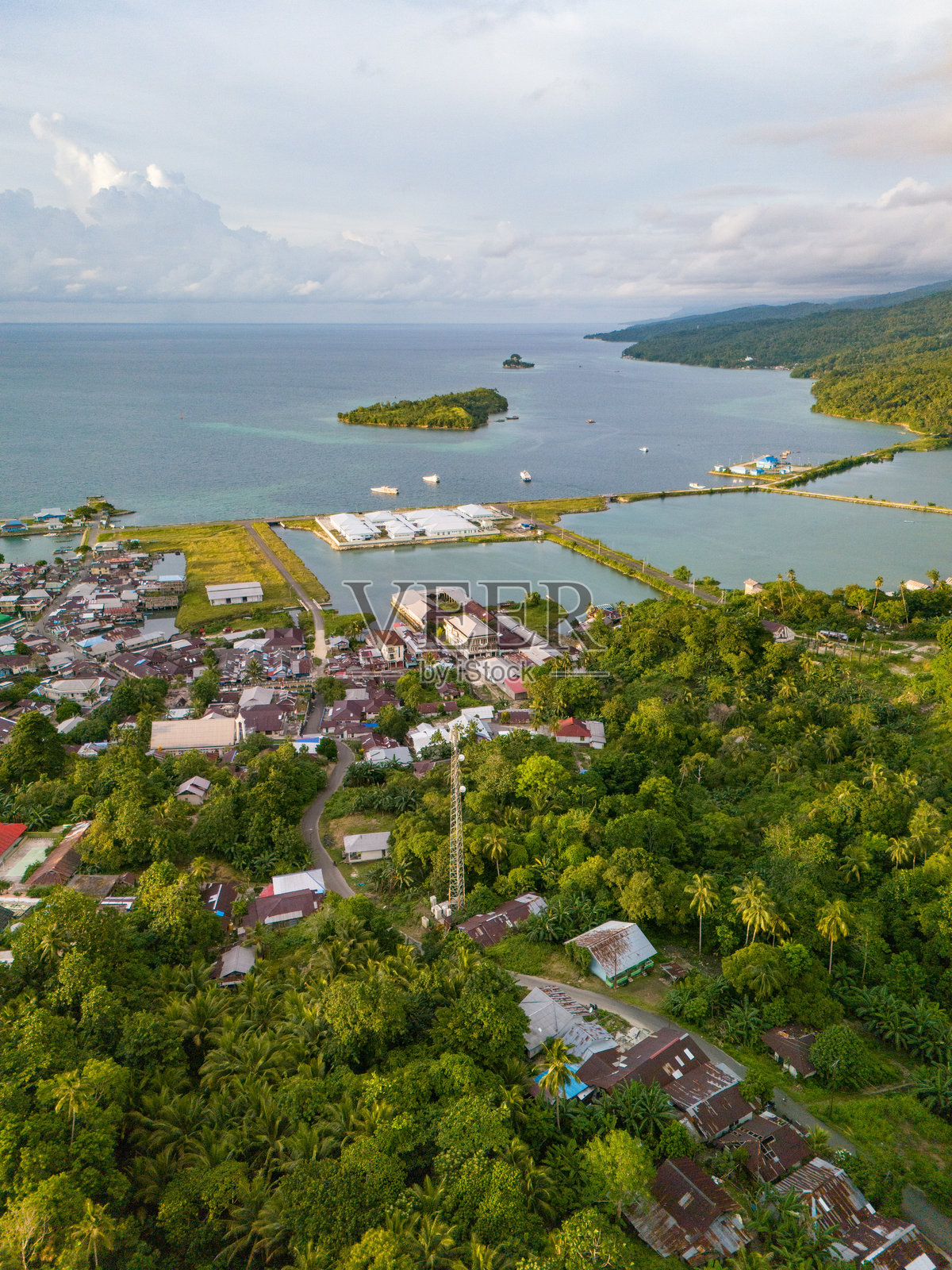 东南马鲁古凯伊贝萨尔岛的班达埃拉特照片摄影图片