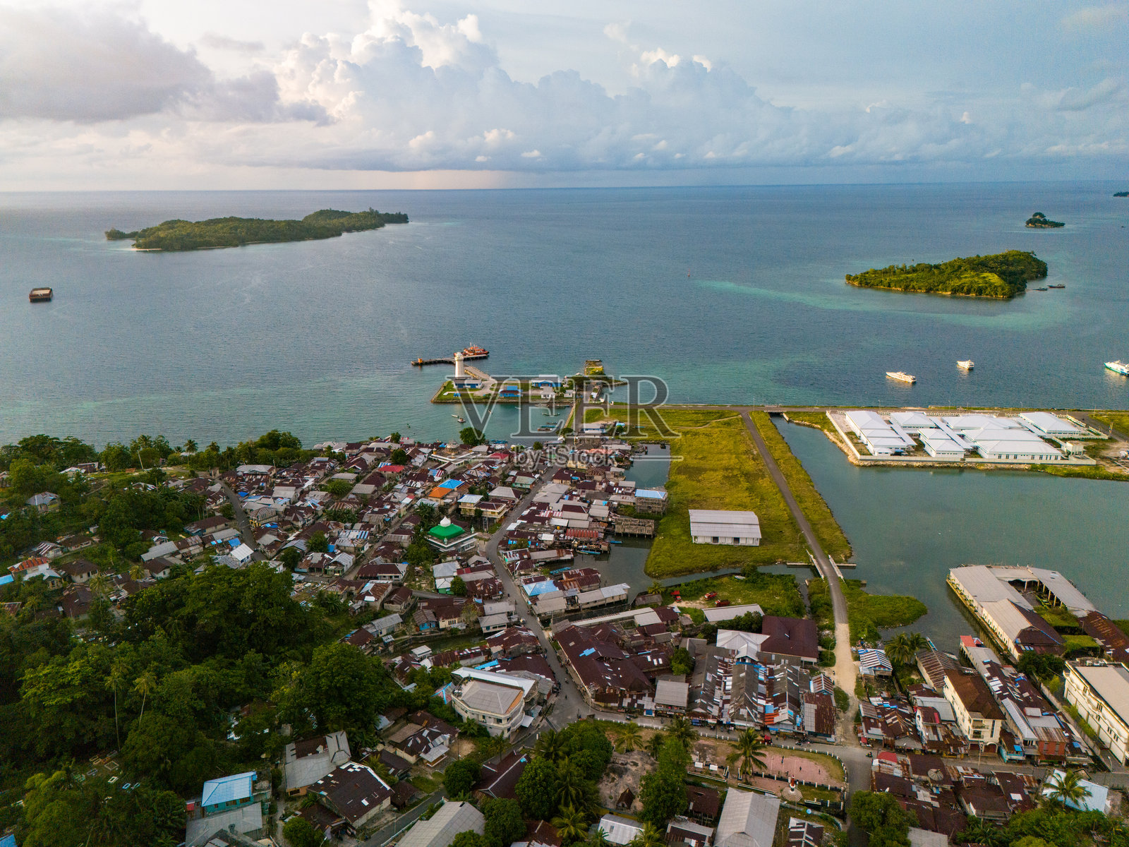 印度尼西亚东南马鲁古省大凯伊岛的Banda Elat照片摄影图片