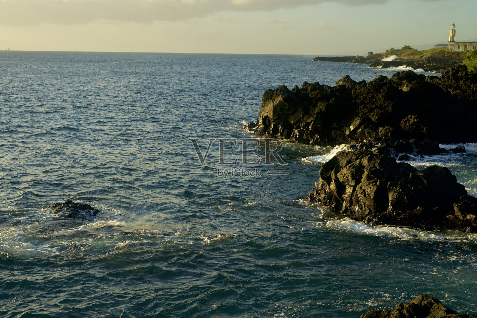 科摩罗莫罗尼岛海岸日落景观照片摄影图片