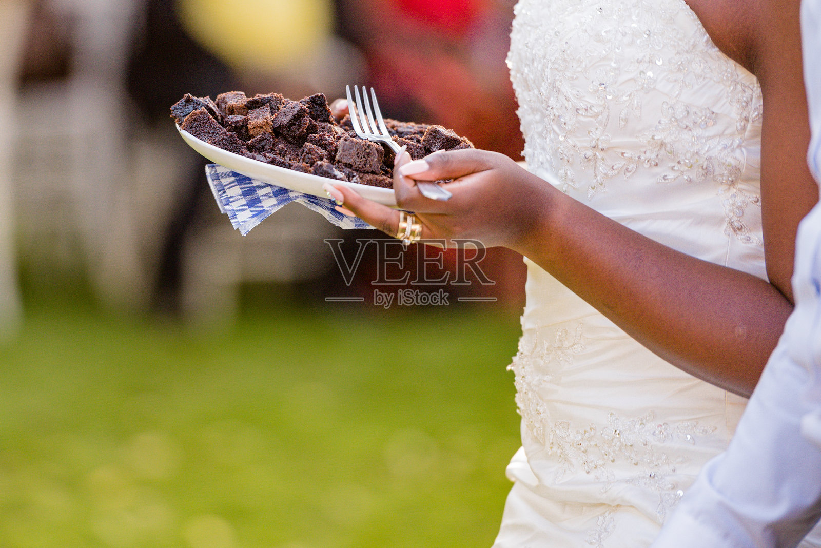肯尼亚东非婚礼蛋糕布置生日细节,美味可口照片摄影图片