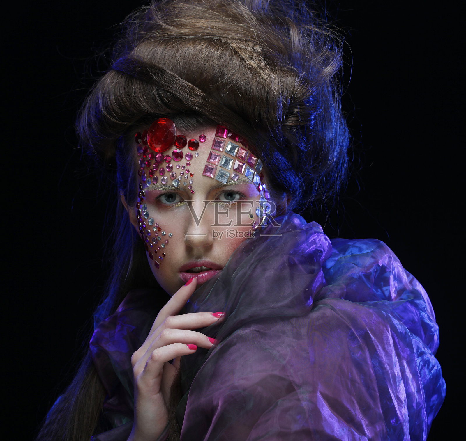 年轻女子创意肖像,万圣节照片。照片摄影图片