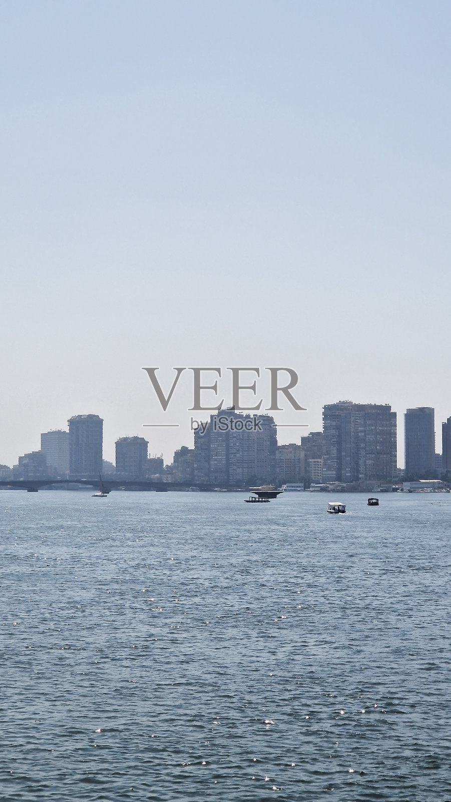 埃及,开罗。从埃及尼罗河上看到的开罗全景。照片摄影图片