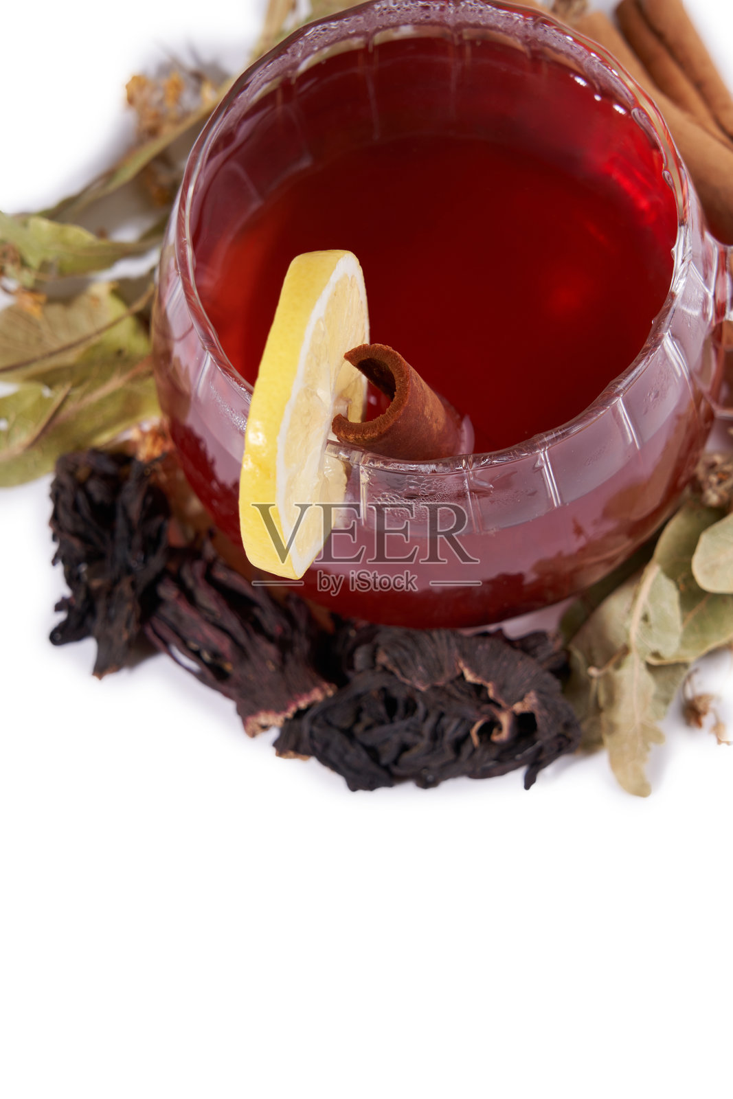 一杯草本茶及配料照片摄影图片