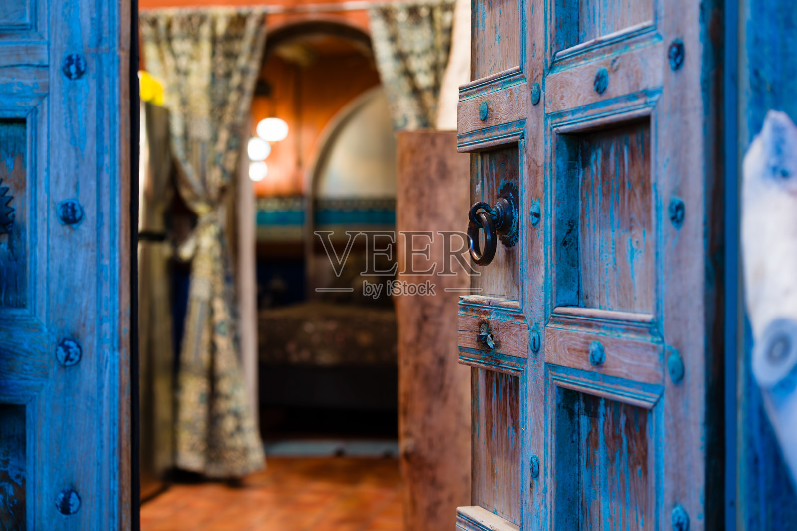 华丽的蓝色木制前门入口照片摄影图片