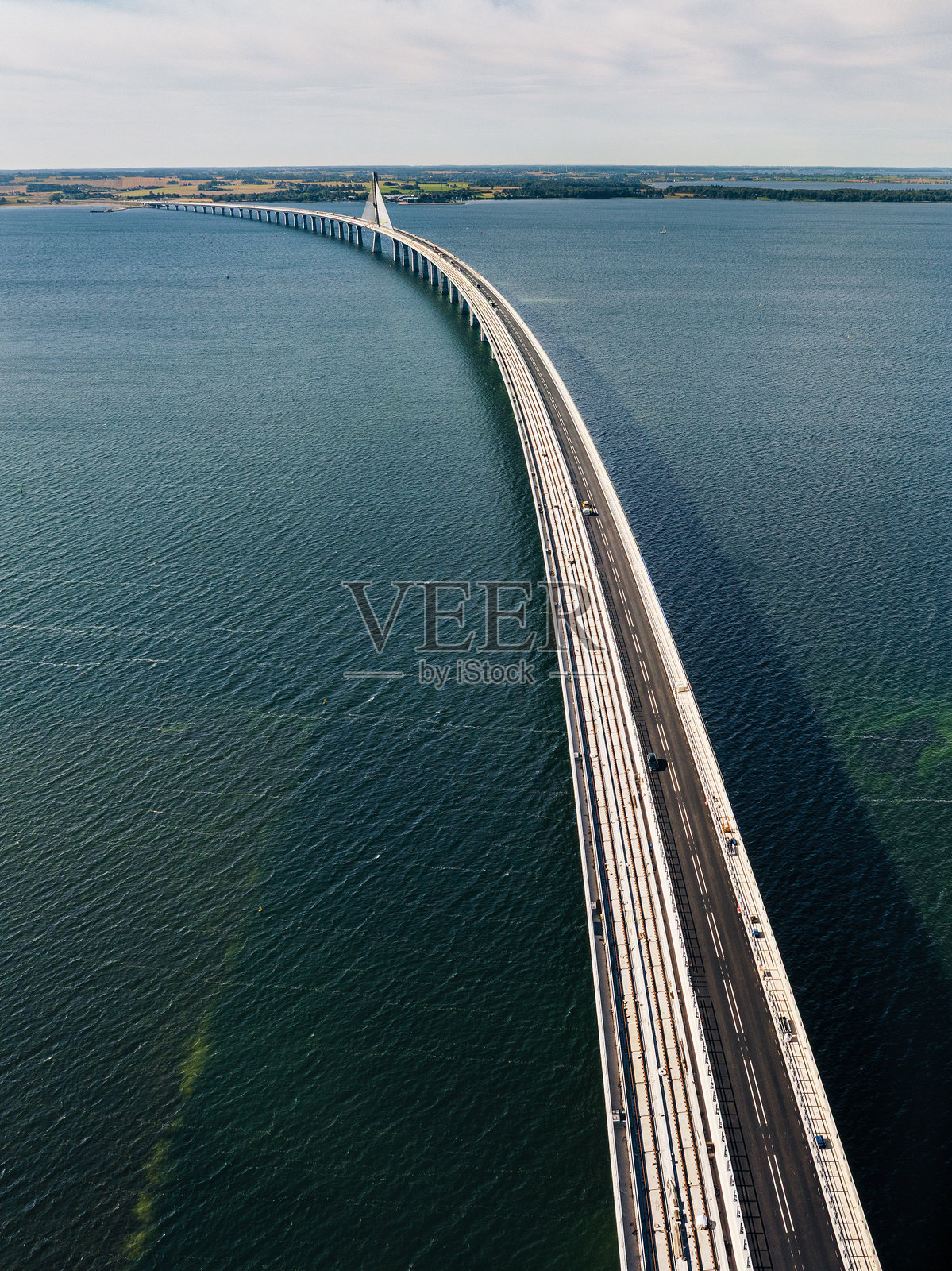 丹麦沃丁堡的新斯托姆斯海峡大桥照片摄影图片
