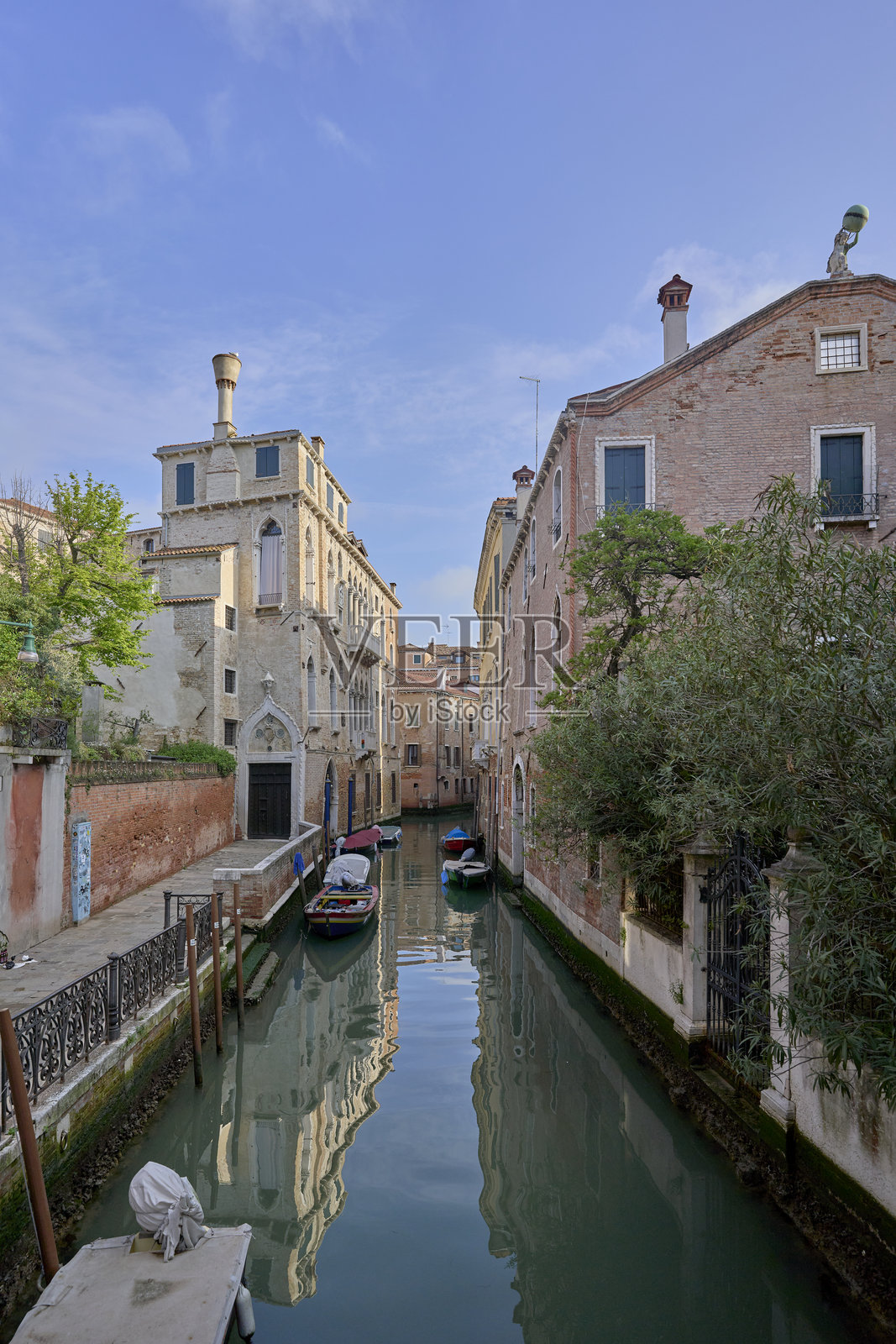 威尼斯运河和历史建筑照片摄影图片