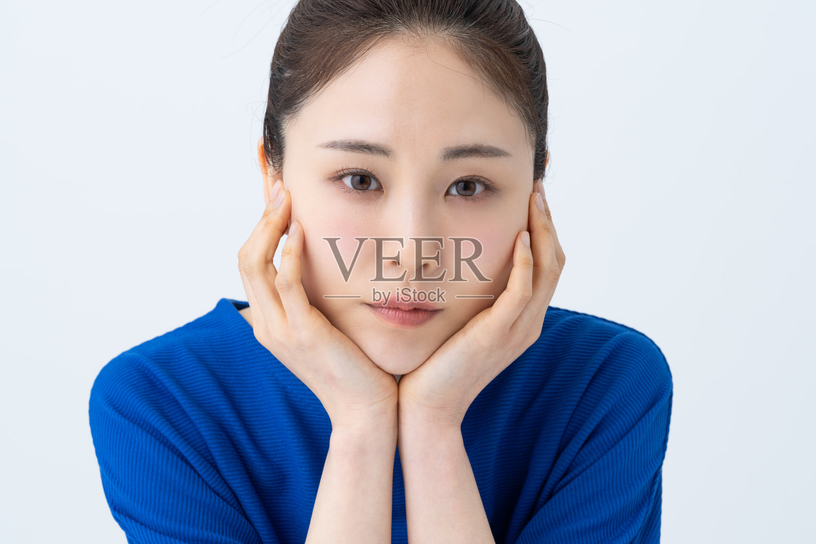 年轻女性的皮肤护理照片摄影图片