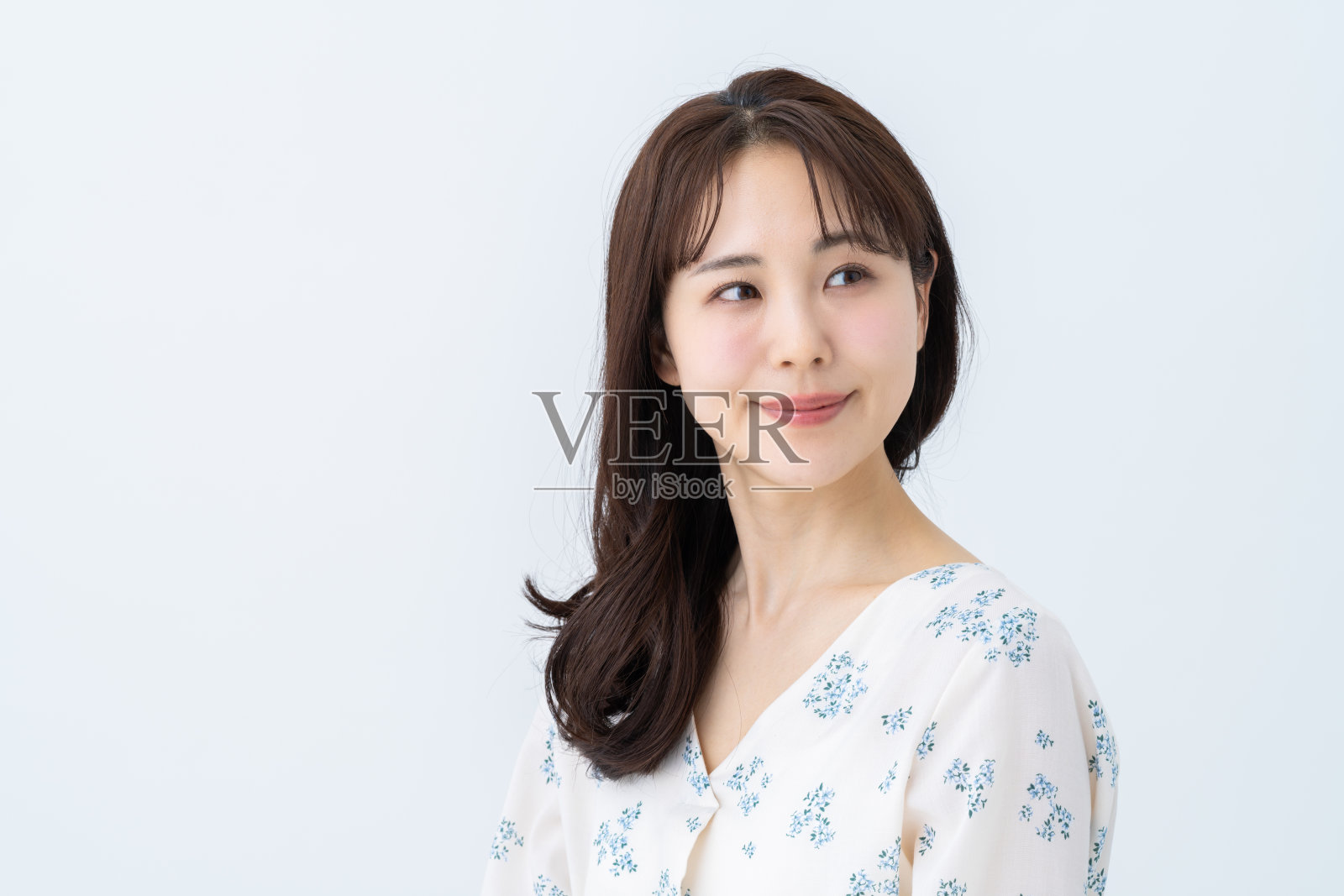 年轻女性的护肤照片摄影图片