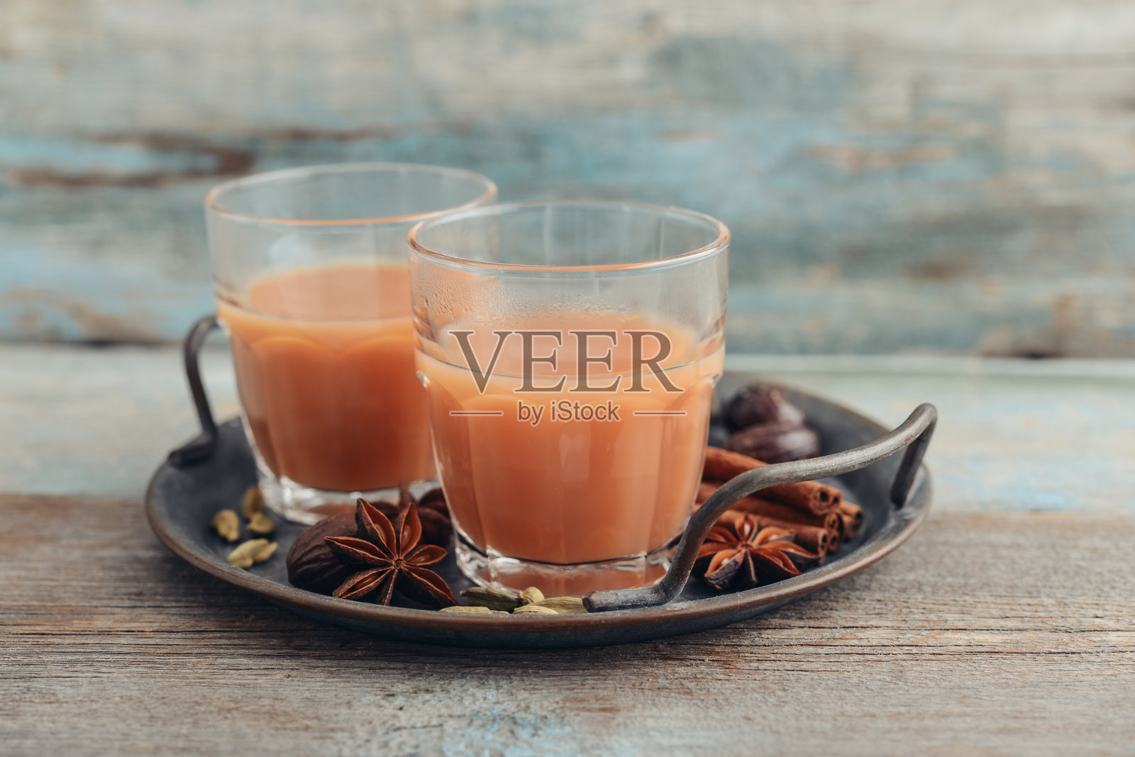 印度传统饮品——玛莎拉茶照片摄影图片