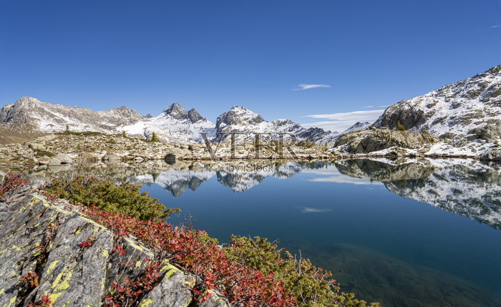 库里奥西湖和卡比亚安卡湖,卡尔维盆地,布雷姆巴纳谷,贝加莫省,奥罗比山脉,伦巴第,意大利。照片摄影图片