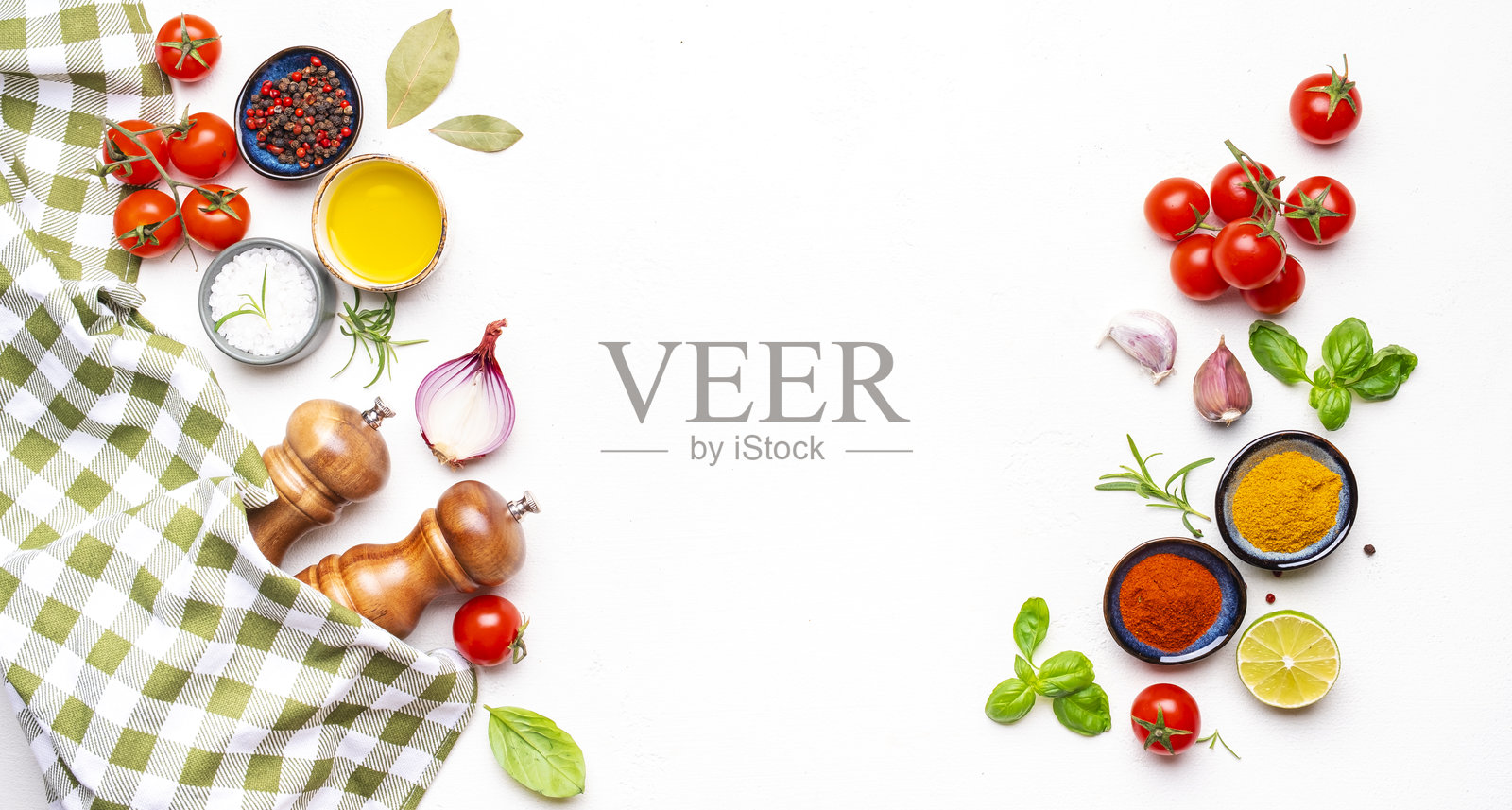 食物背景,香料和草药,健康饮食和烹饪的食材,白色复制空间,俯视照片摄影图片