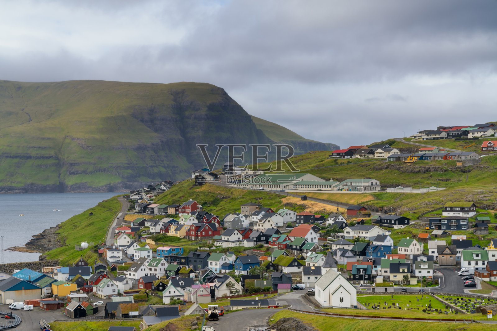 法罗群岛埃斯图罗岛埃伊迪村的景色照片摄影图片