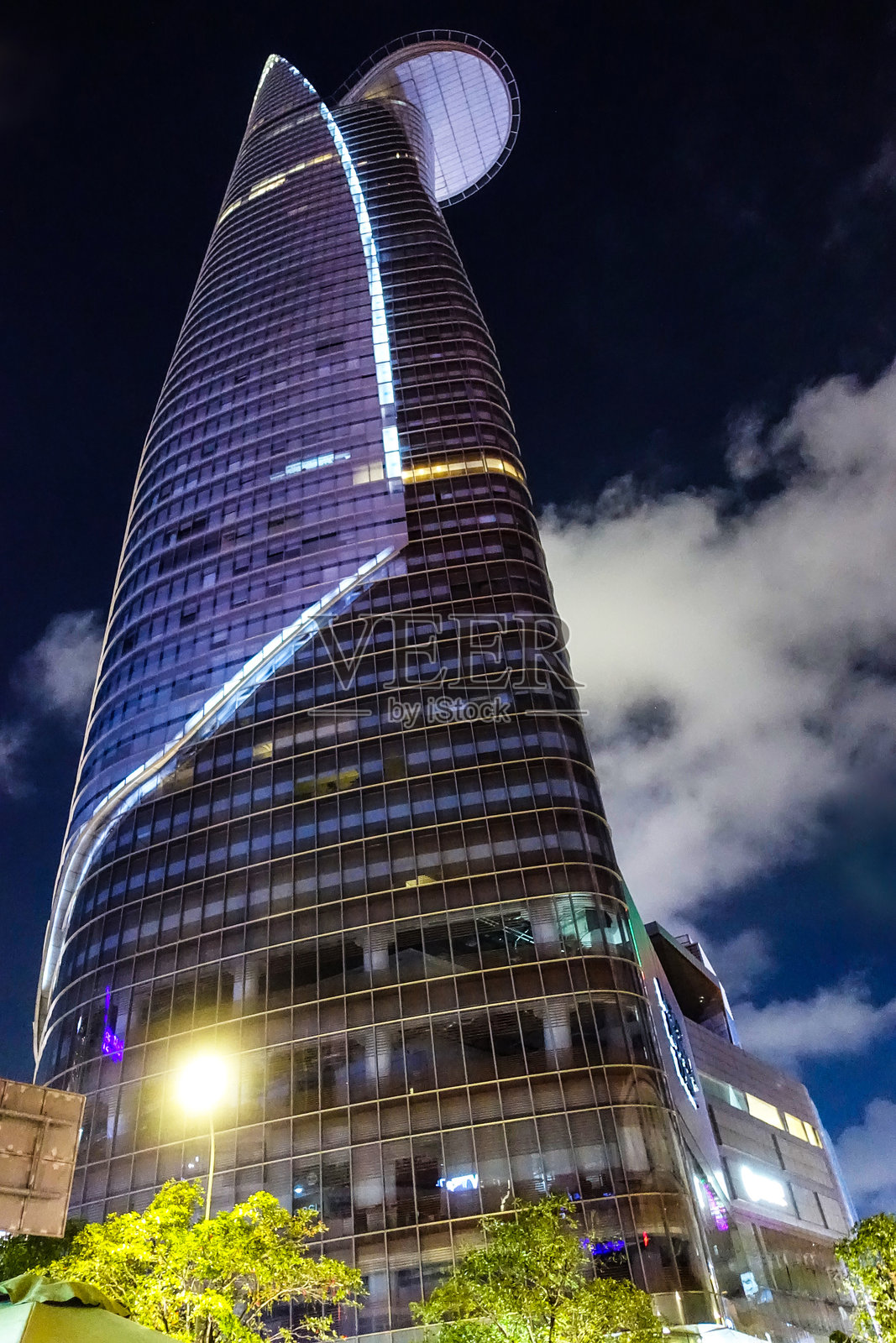 越南胡志明市毕威科金融塔照片摄影图片