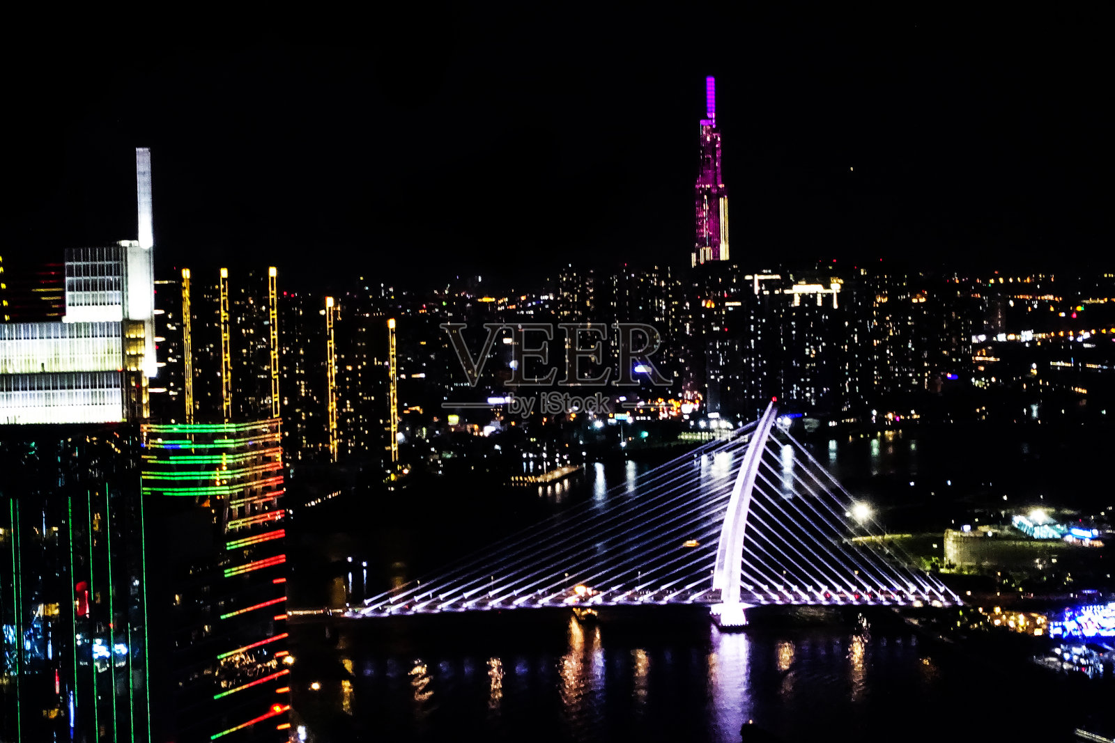 胡志明市 毕克西金融塔照片摄影图片