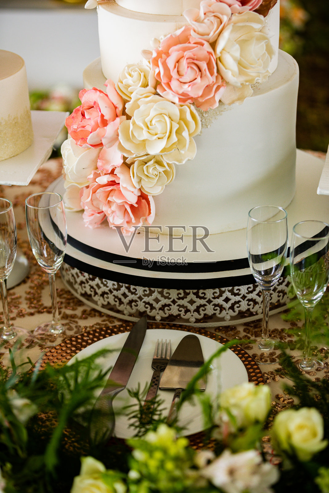 肯尼亚东非婚礼蛋糕布置生日细节美味可口照片摄影图片