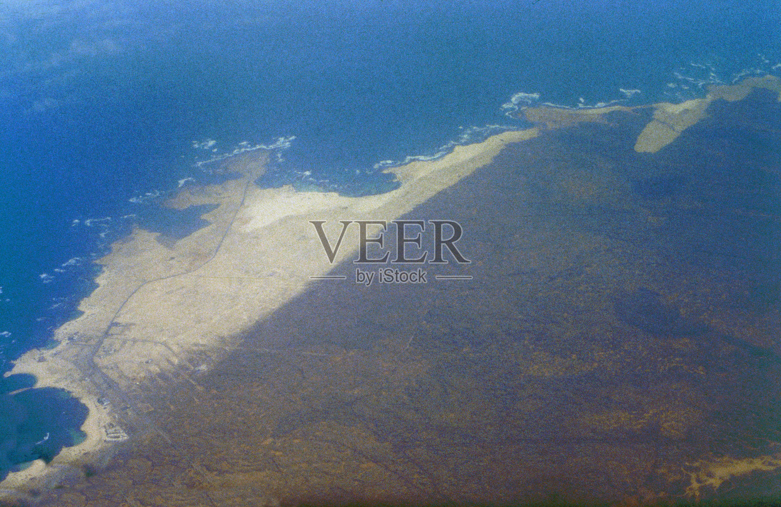 从飞机上看到的富埃特文图拉岛西北部照片摄影图片