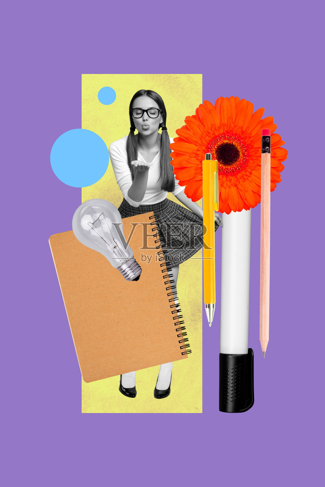 拼贴画:年轻的自由职业者微笑着使用笔记本电脑,周围环绕着代码、键盘和文字,象征着写作和创意职业照片摄影图片