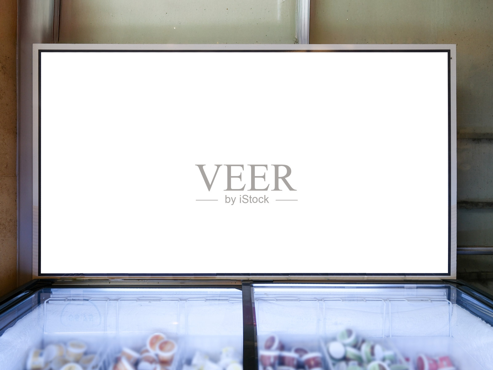 冰淇淋冷柜上的空白白色广告空间照片摄影图片