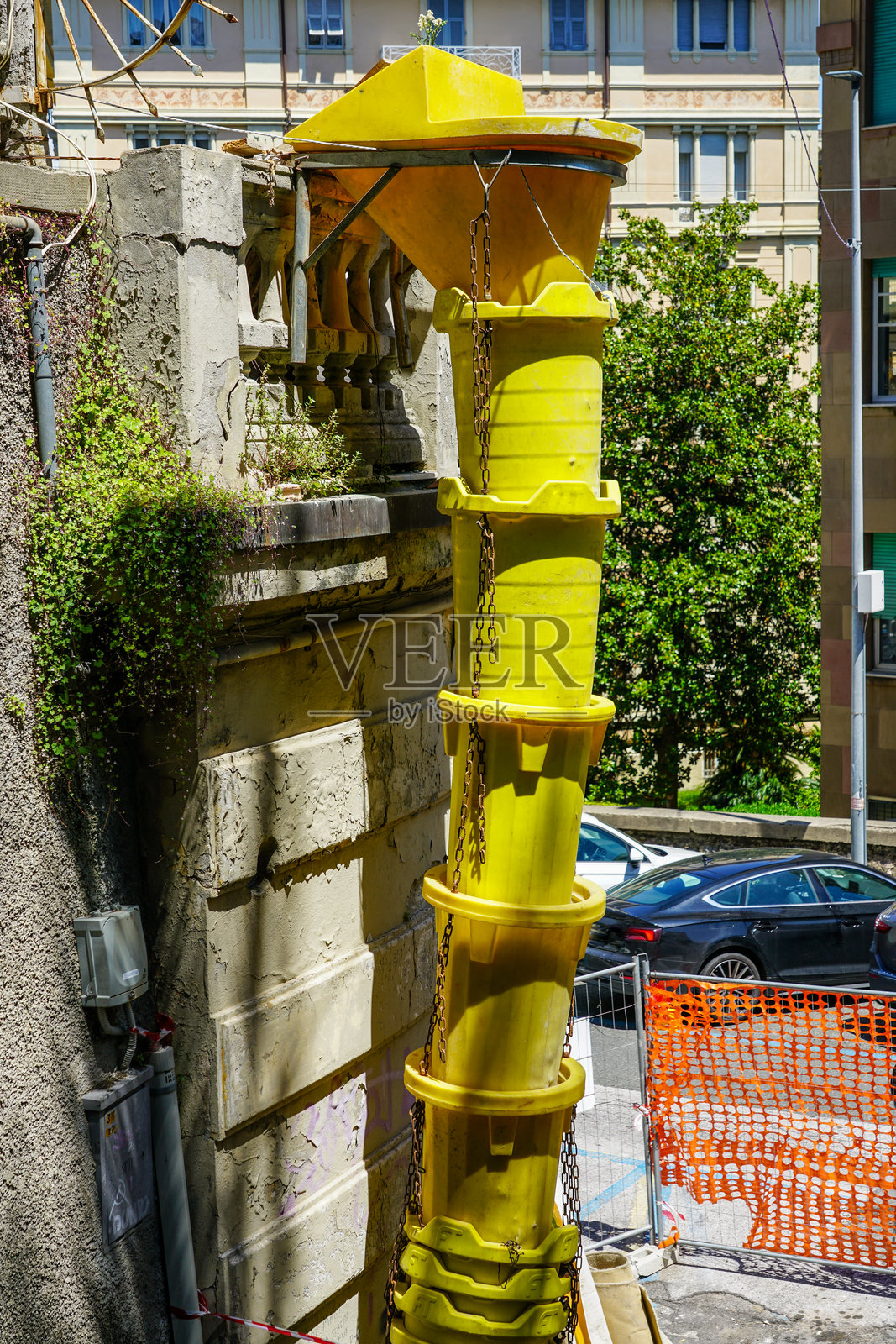 预制塑料建筑垃圾管道元件照片摄影图片