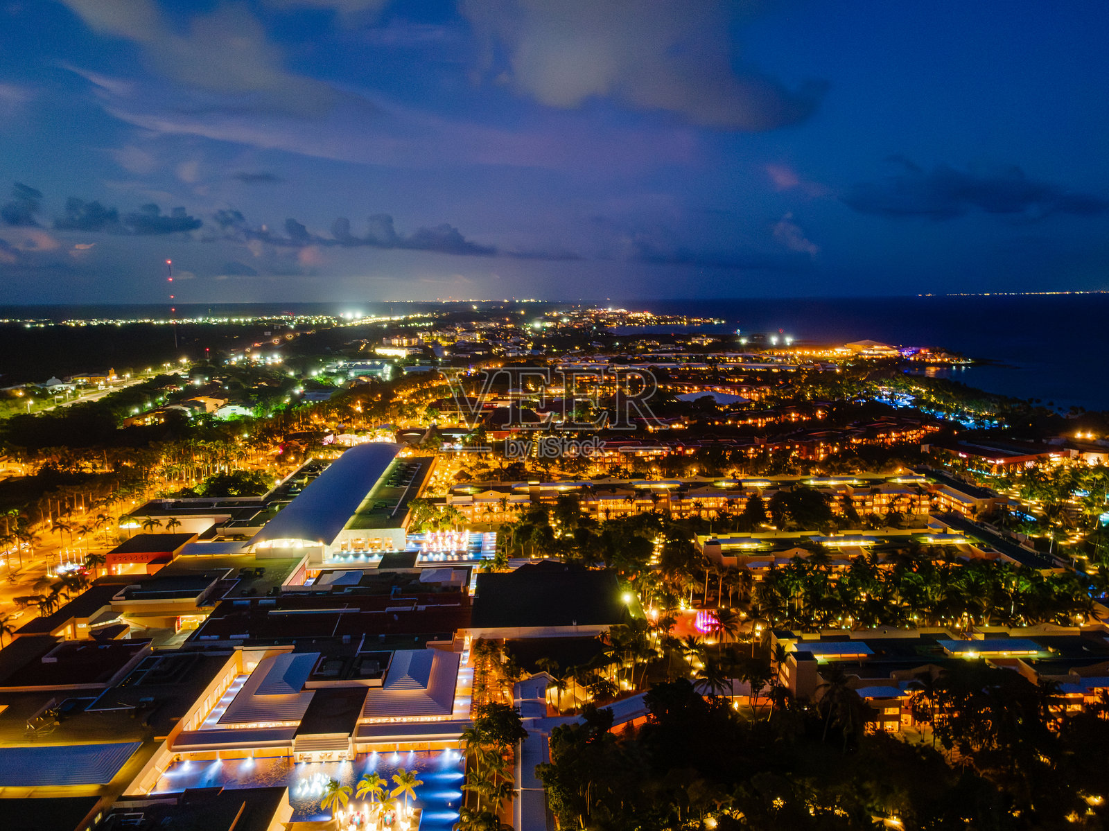 索利达里达的璀璨夜景照片摄影图片