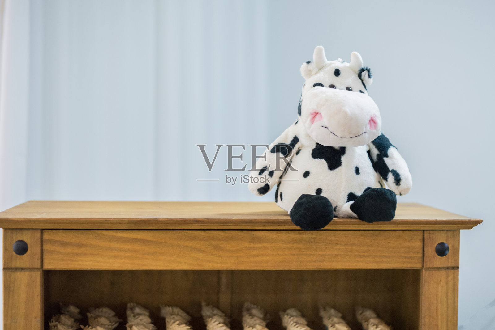 生日餐桌装饰,农场主题 - 牛照片摄影图片