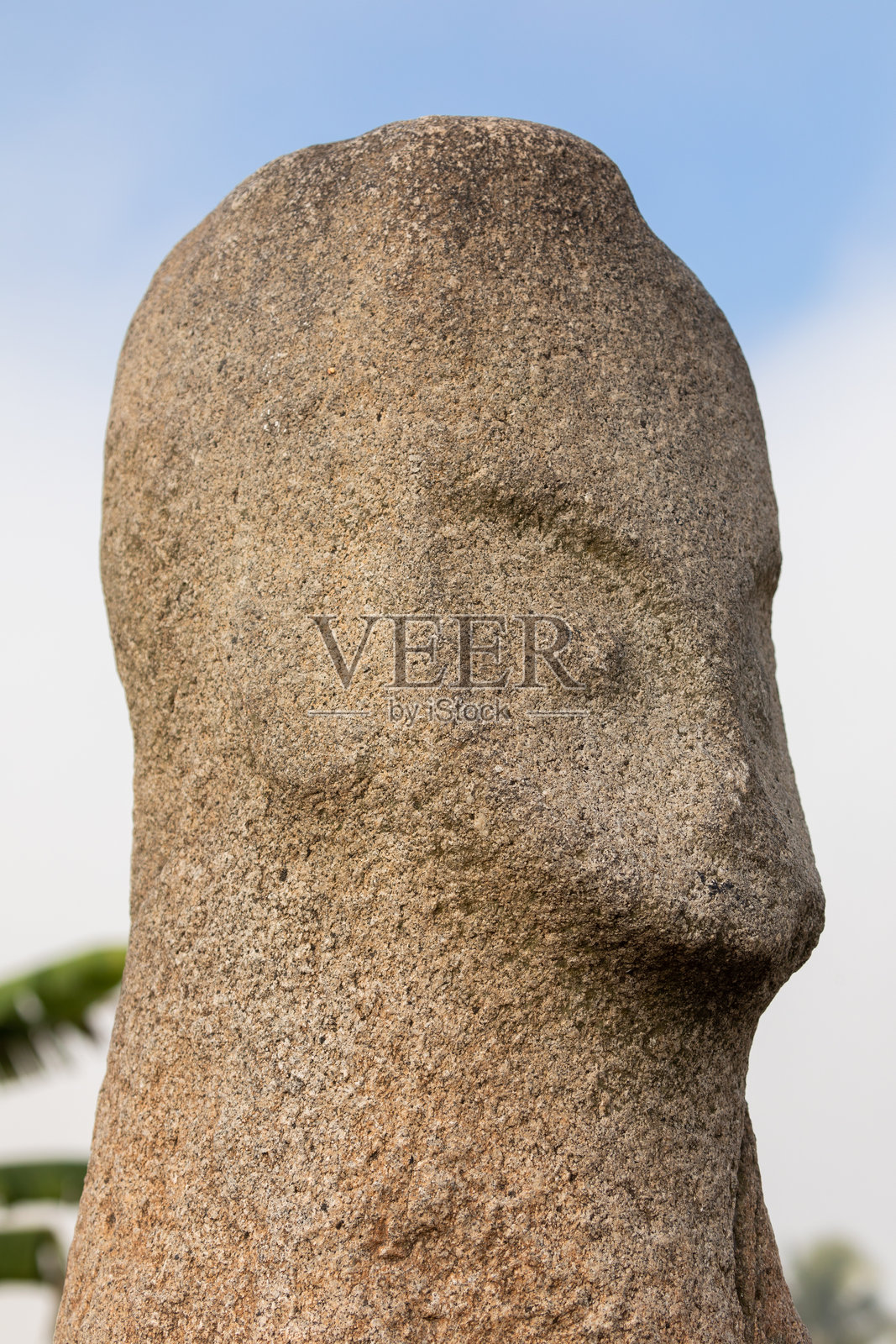 印度尼西亚中苏拉威西省巴达山谷中发现的史前巨石遗迹,其所属的史前巨石文化未知照片摄影图片