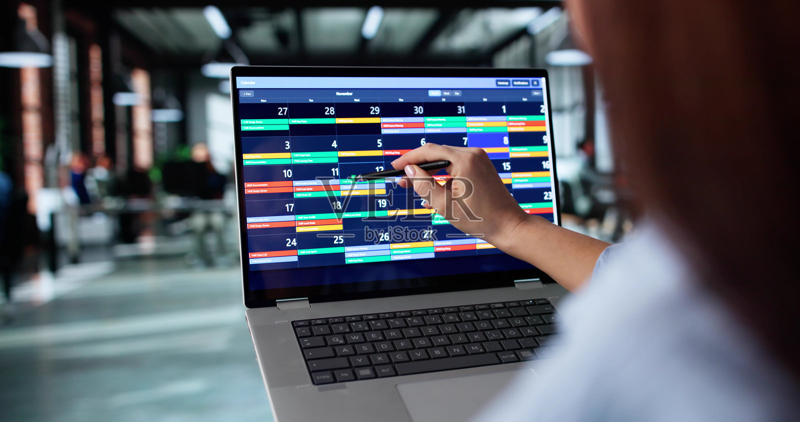 职业女性安排繁忙日程照片摄影图片