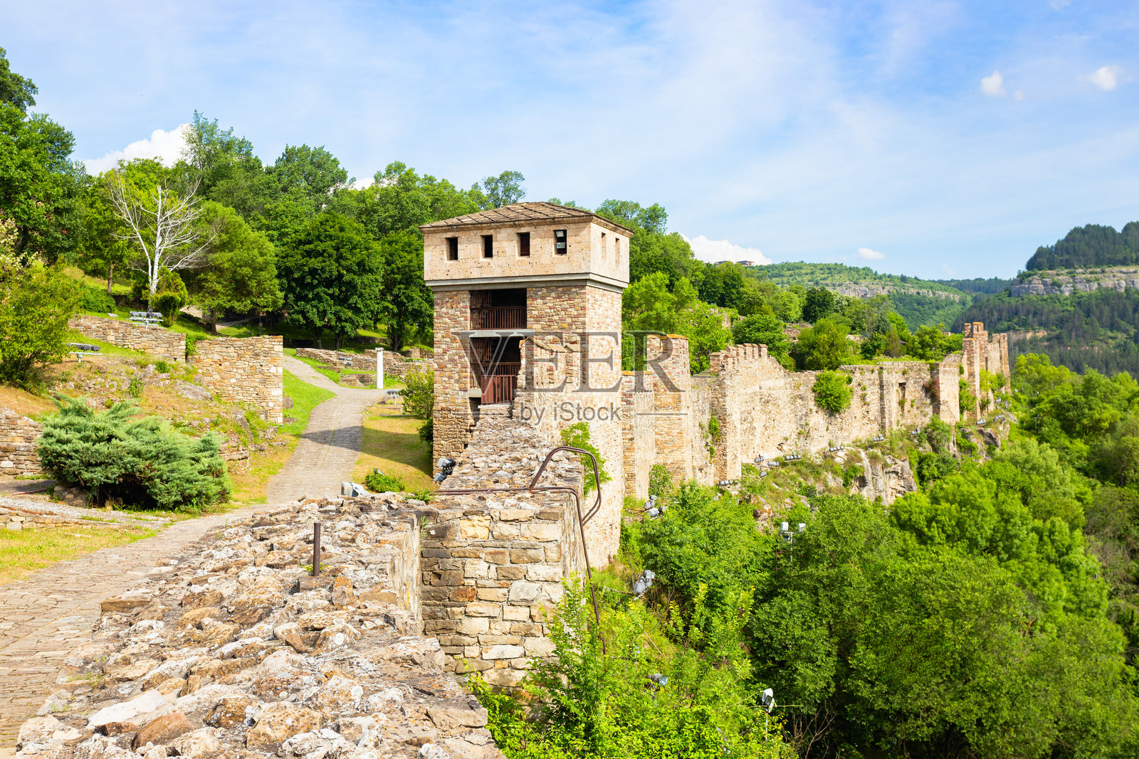 保加利亚大特尔诺沃市的察雷维茨城堡遗址照片摄影图片