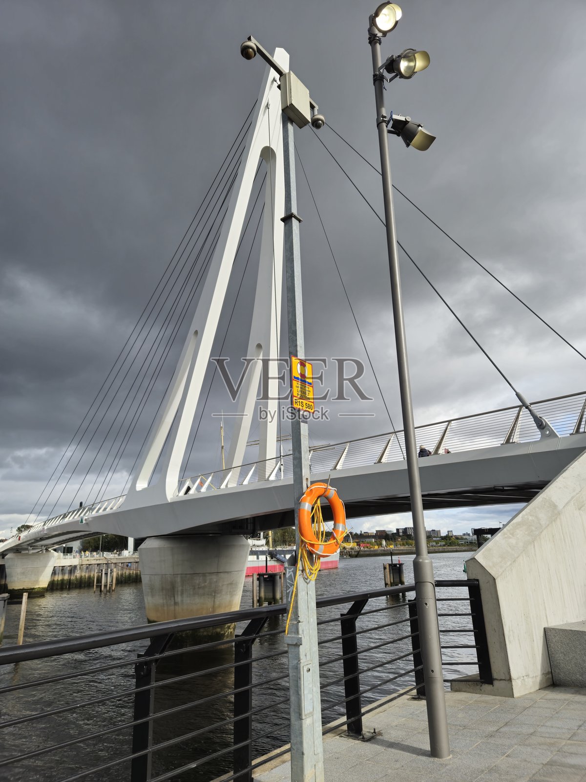 戈文通帕特里克桥,人行桥,克莱德河,格拉斯哥,苏格兰照片摄影图片