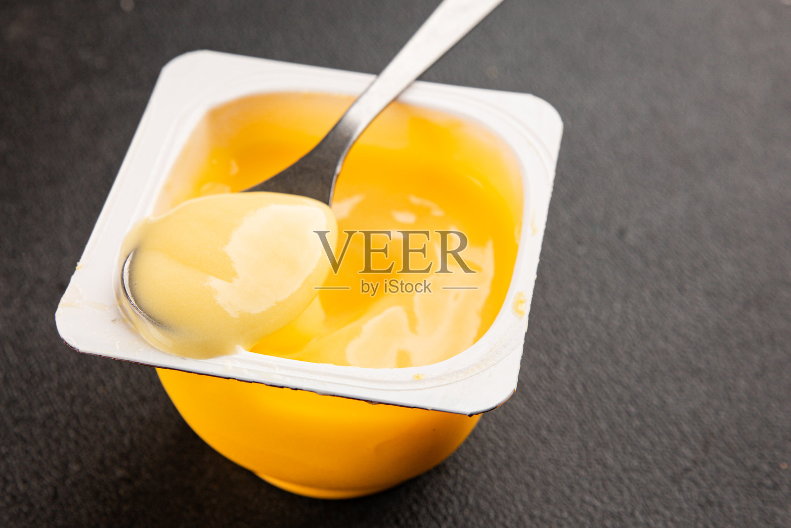 奶油甜点,香草味,甜美,天然,美味的开胃菜,新鲜,美味,美食,餐桌上的食物背景,质朴风格,俯视角度,留有复制空间照片摄影图片