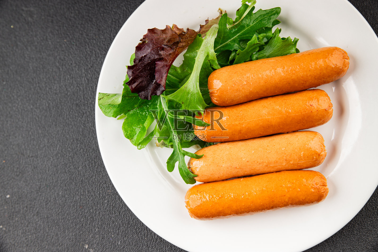 香肠素食大豆肉植物性食品快餐天然美味开胃菜新鲜美味美食背景放在质朴的桌子上俯视复制空间生酮或旧石器饮食素食或纯素食食品照片摄影图片