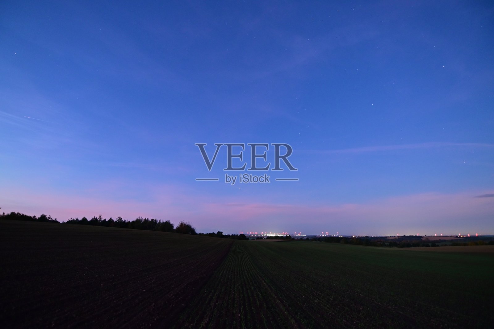 夜晚星空格律的风景照片摄影图片