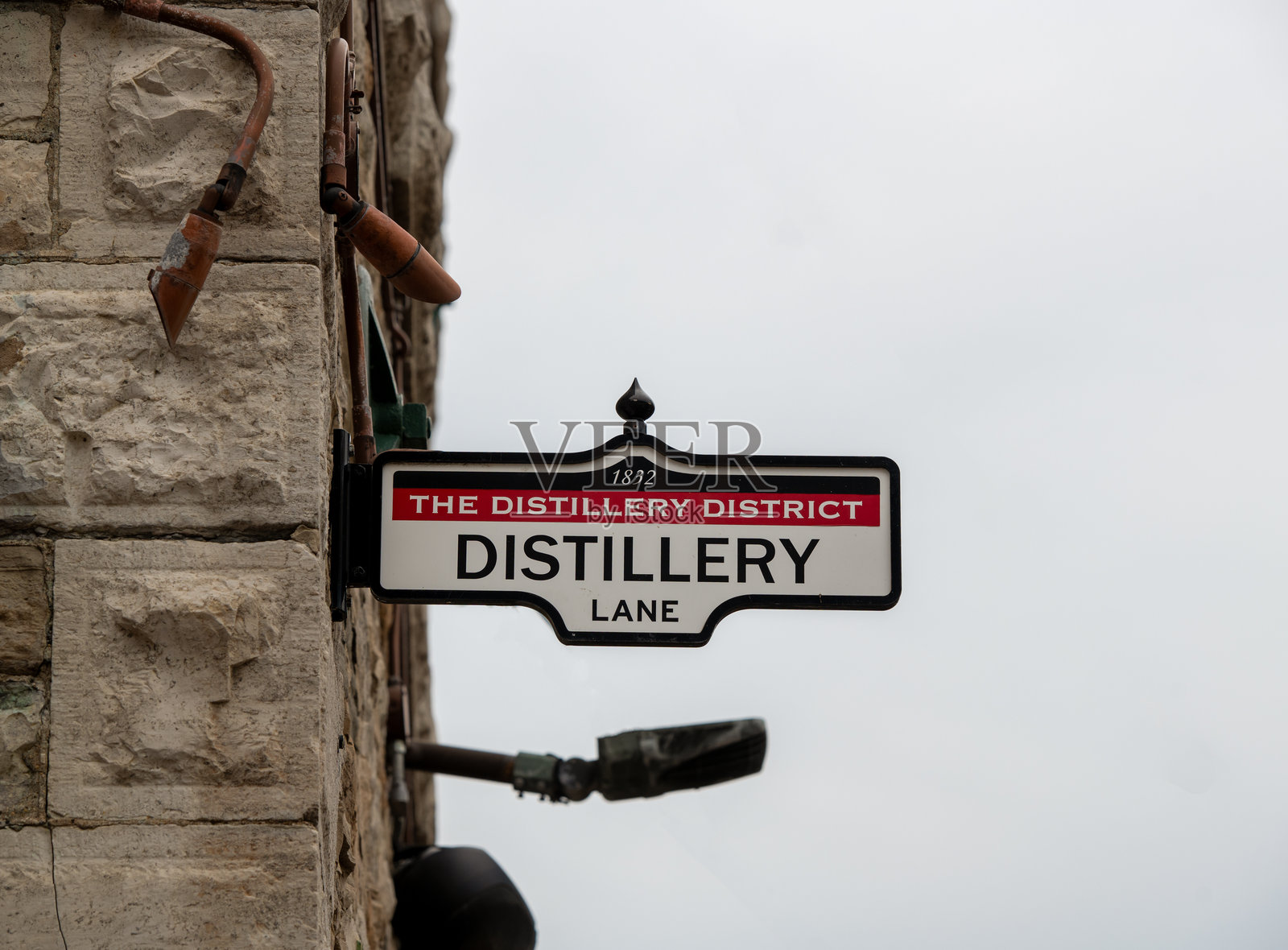 酿酒厂区的建筑街牌照片摄影图片