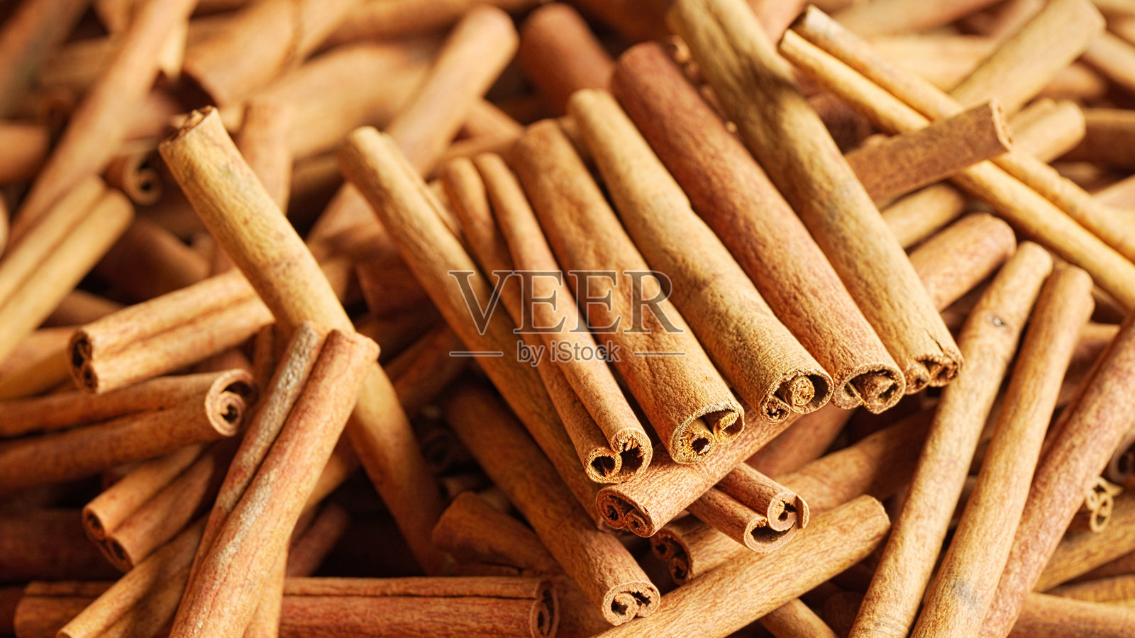 特写,印度尼西亚肉桂(Cinnamomum burmanii)木棒,来自印度尼西亚照片摄影图片