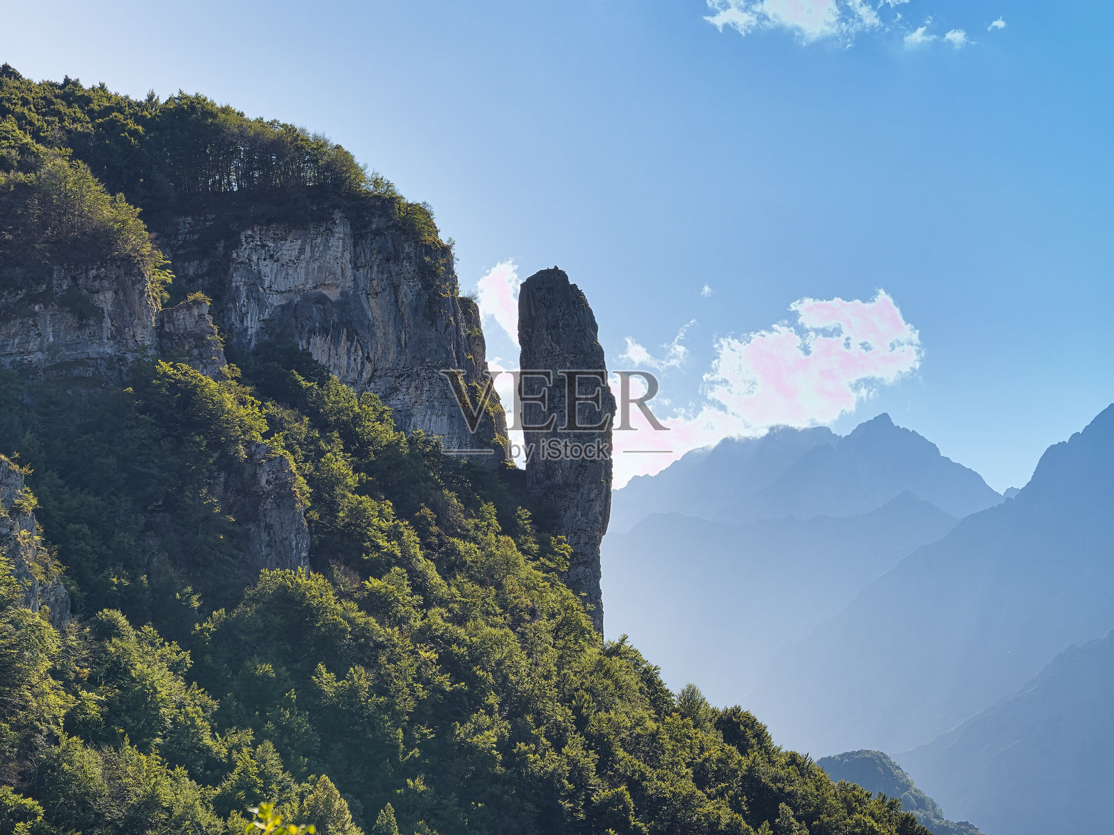 圣卢西亚的乌哈,石灰岩尖塔照片摄影图片