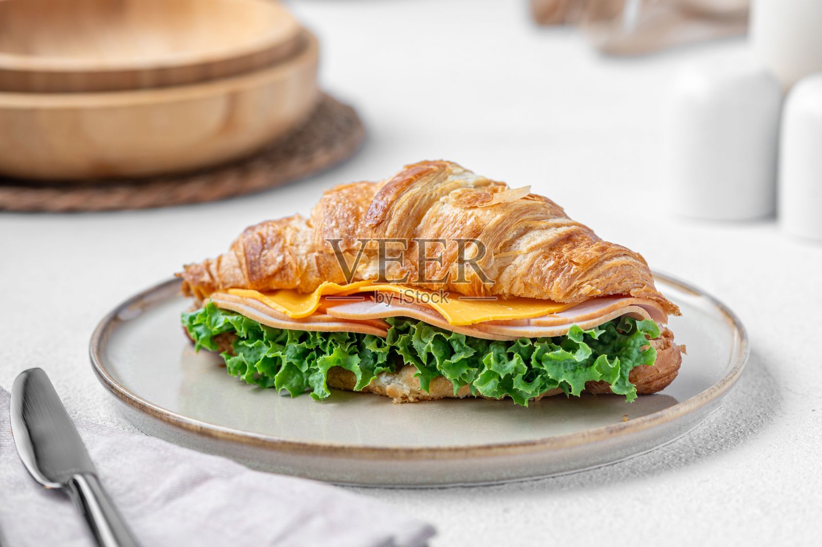 火腿奶酪可颂三明治照片摄影图片