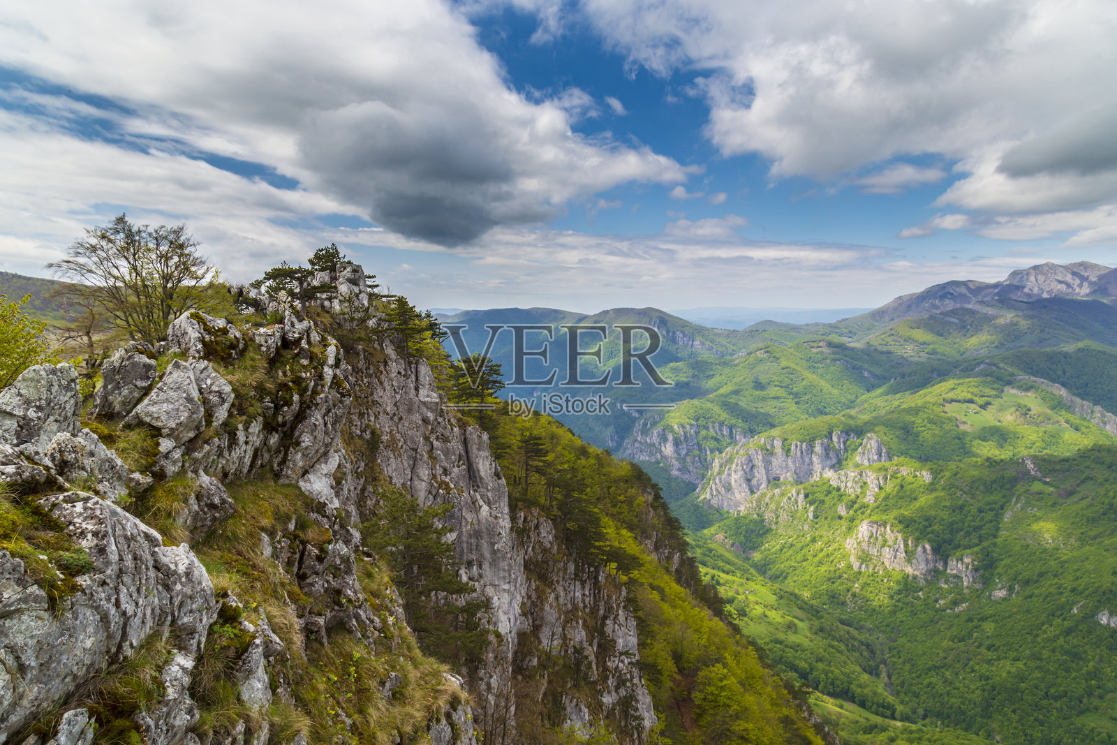 喀尔巴阡山脉,欧洲的美丽风景和清新景观照片摄影图片