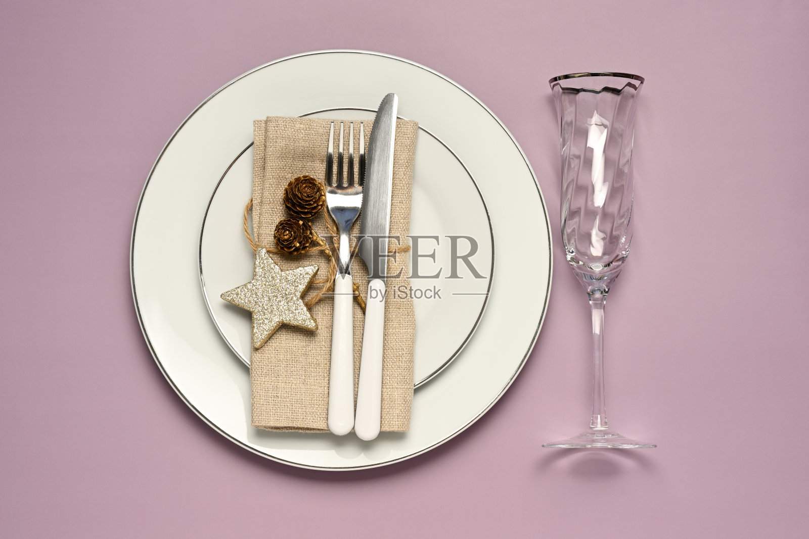 圣诞节餐桌布置照片摄影图片