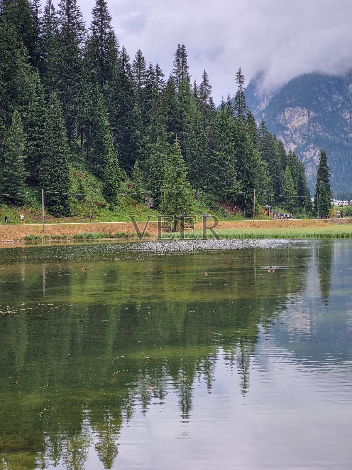米苏里纳湖(意大利多洛米蒂)照片摄影图片
