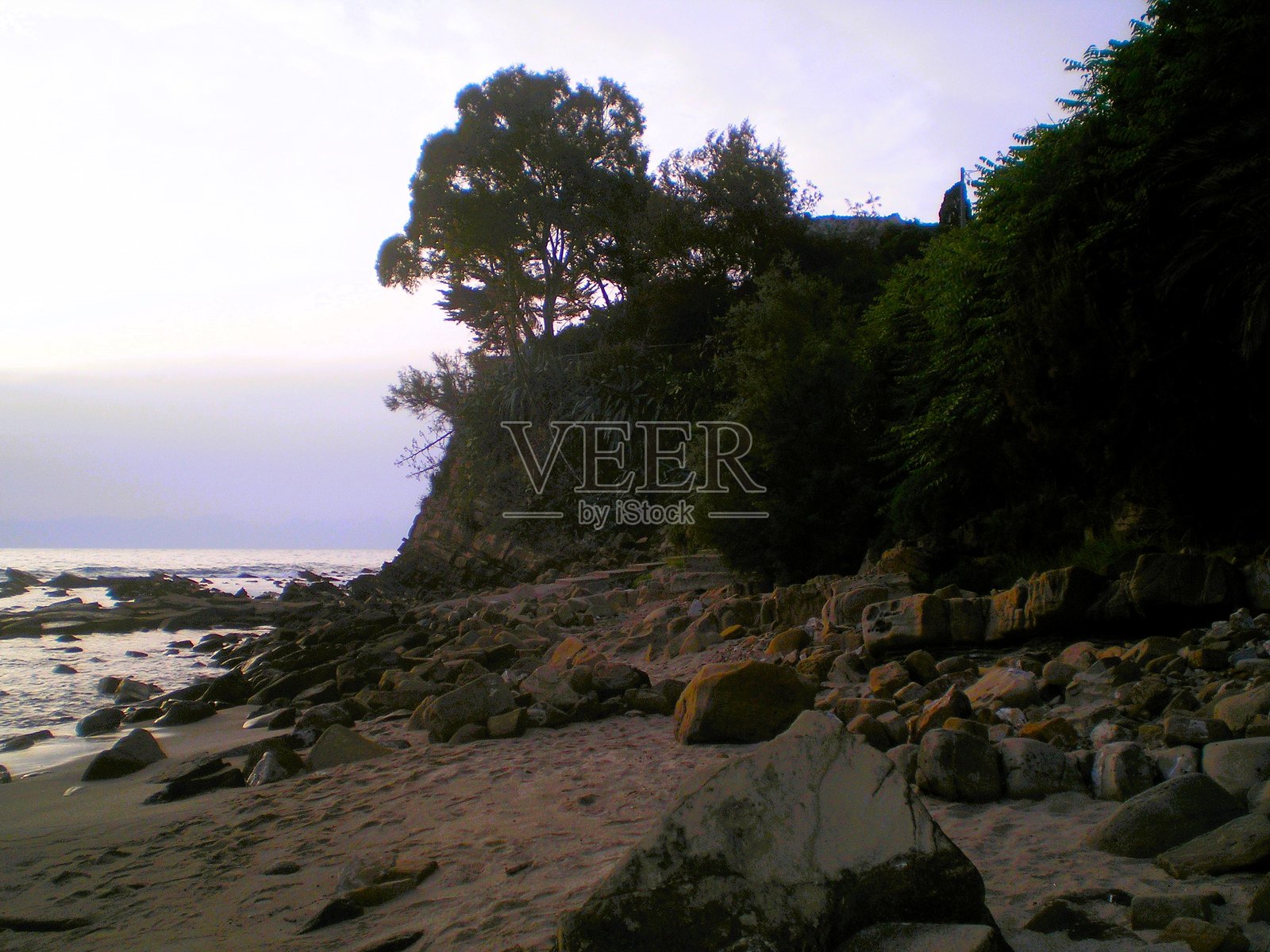 意大利南部阿格罗波利夕阳下的悬崖照片摄影图片