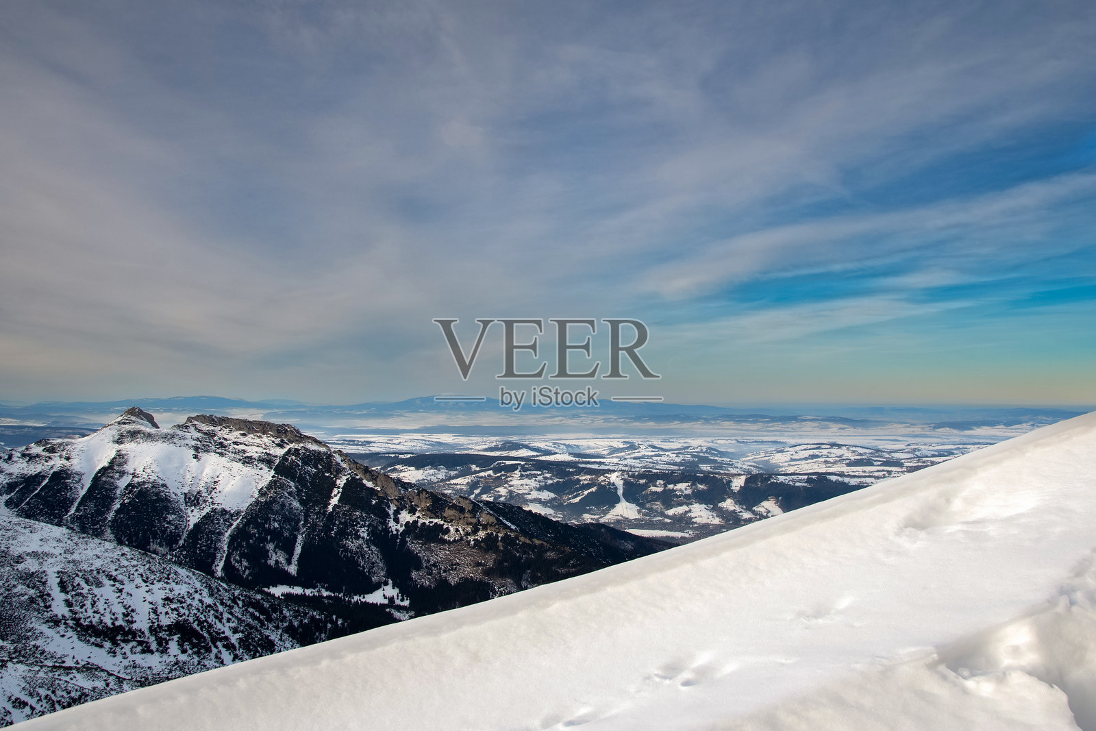 卡斯普罗维赫山峰照片摄影图片