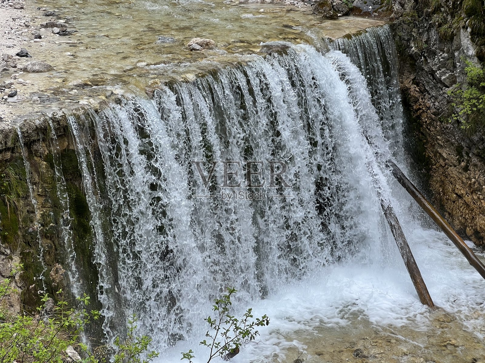 朱利安阿尔卑斯山脉的马图尔耶克溪,戈兹德马图尔耶克(斯洛文尼亚,特里格拉夫国家公园)照片摄影图片