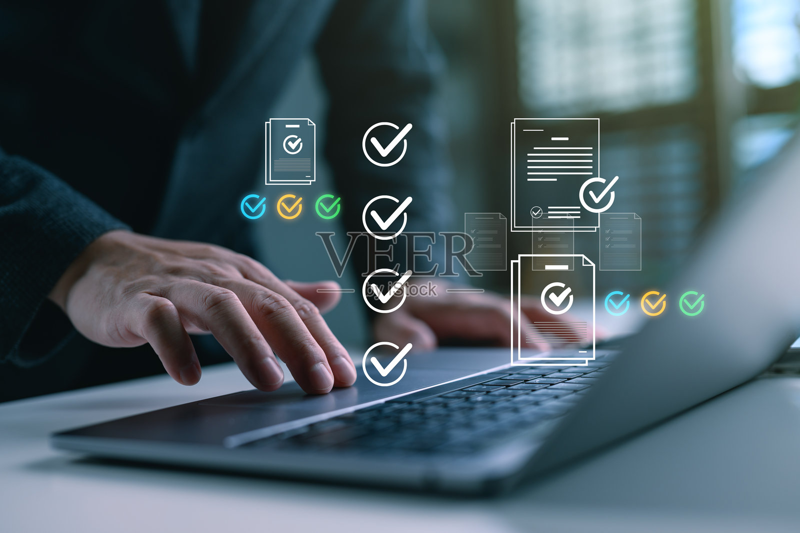 数字清单界面,代表着高效的审计、合规和任务验证,非常适合现代业务流程。照片摄影图片